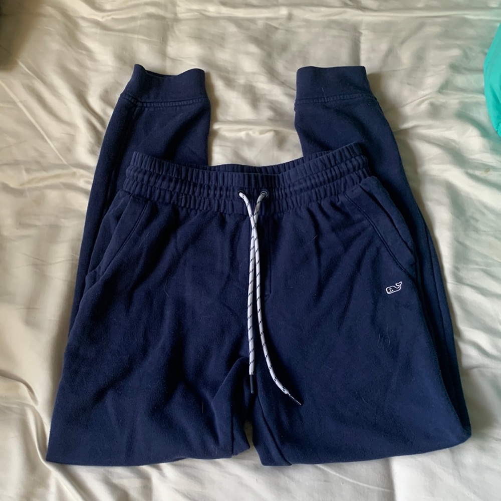 Vineyard Vines dark blue joggers